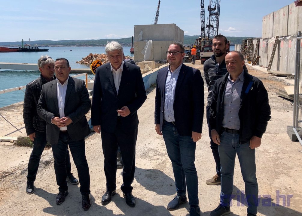 Župan Komadina obilazi radove u luci Crikvenica
