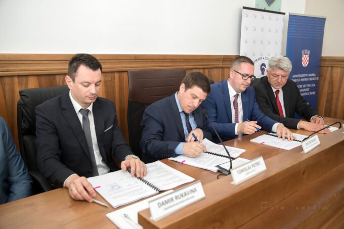 Potpisivanje ugovora 11.5.2018 uzvanici